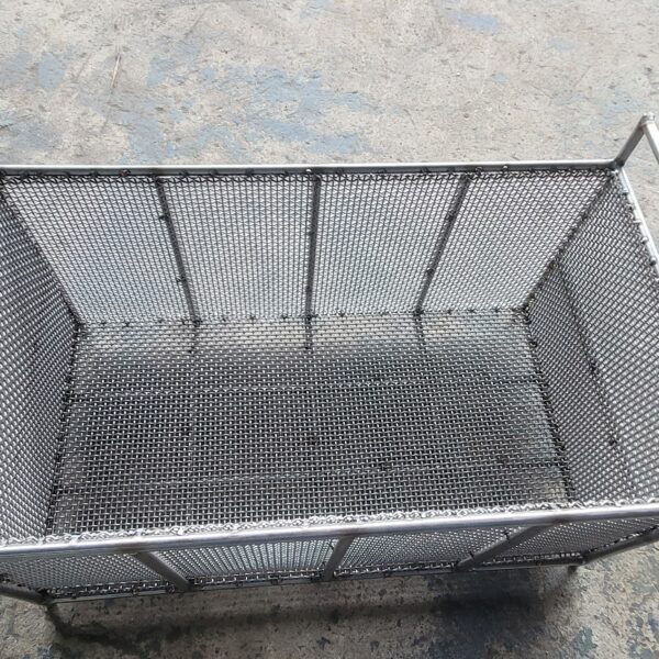 khay lưới inox 304 khung đặc phi 8