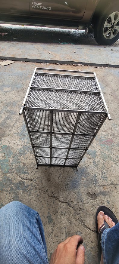 Khay Lưới Inox 304 Gia Công Theo Yêu Cầu | TRENIMETAL Khay Lưới Inox 304 Gia Công Theo Yêu Cầu | TRENIMETAL